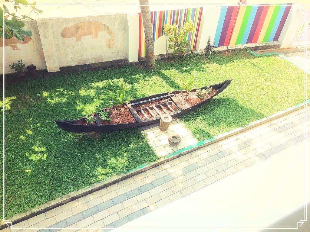 Chameleon Beach Lodge By Peace Rob Hotels Cherai Beach Exterior foto